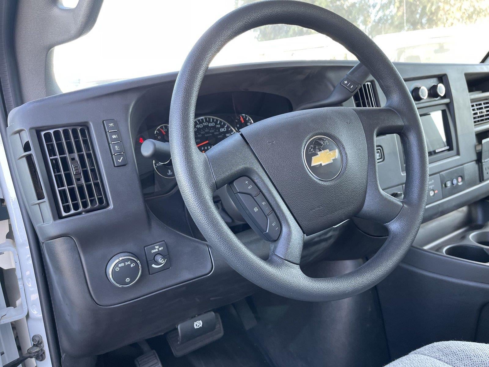2024 Chevrolet Express Cutaway 4500 2WT
