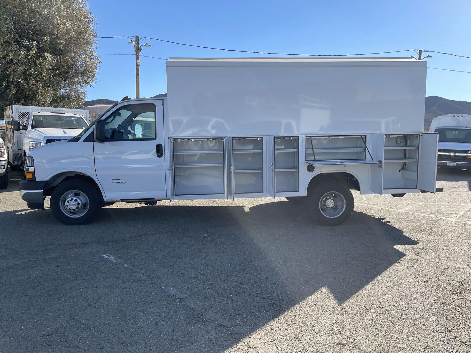 2024 Chevrolet Express Cutaway 4500 2WT