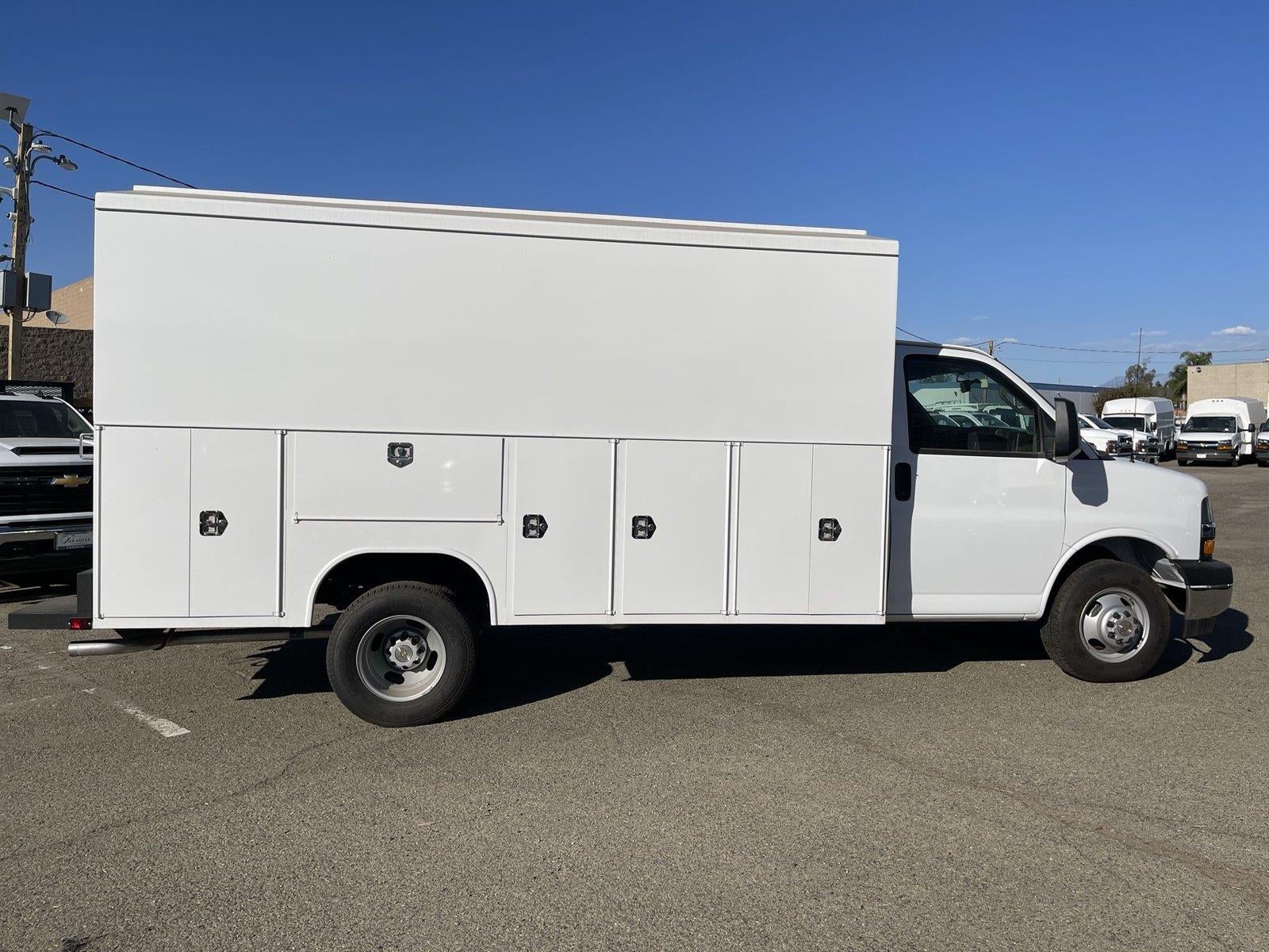 2024 Chevrolet Express Cutaway 4500 2WT