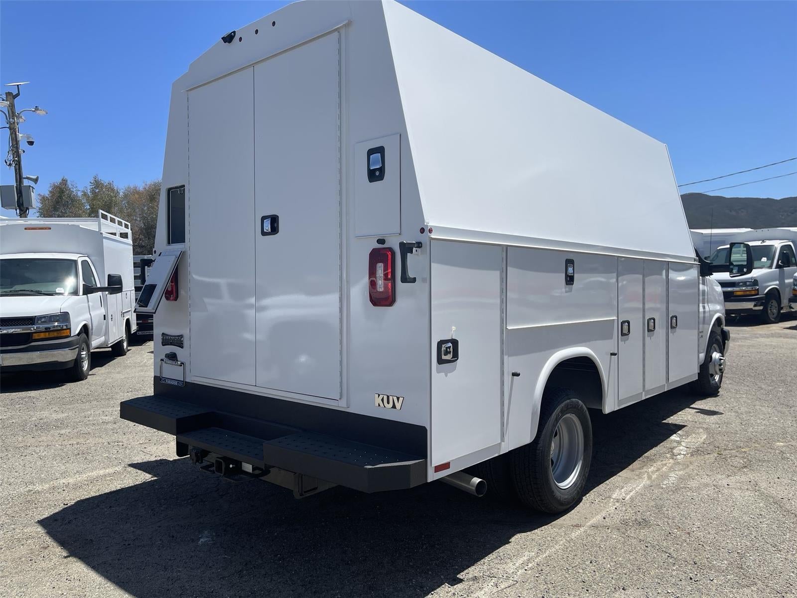 2026 Chevrolet Express Cutaway 4500 2WT