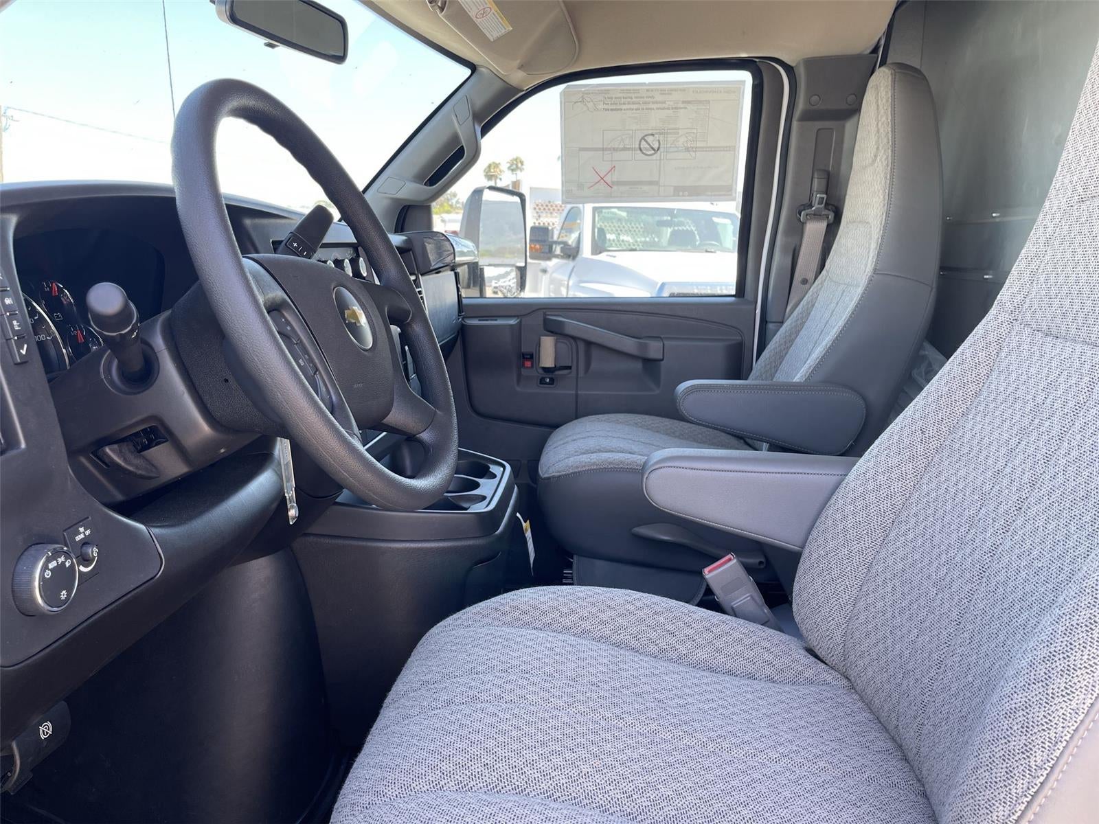 2026 Chevrolet Express Cutaway 4500 2WT