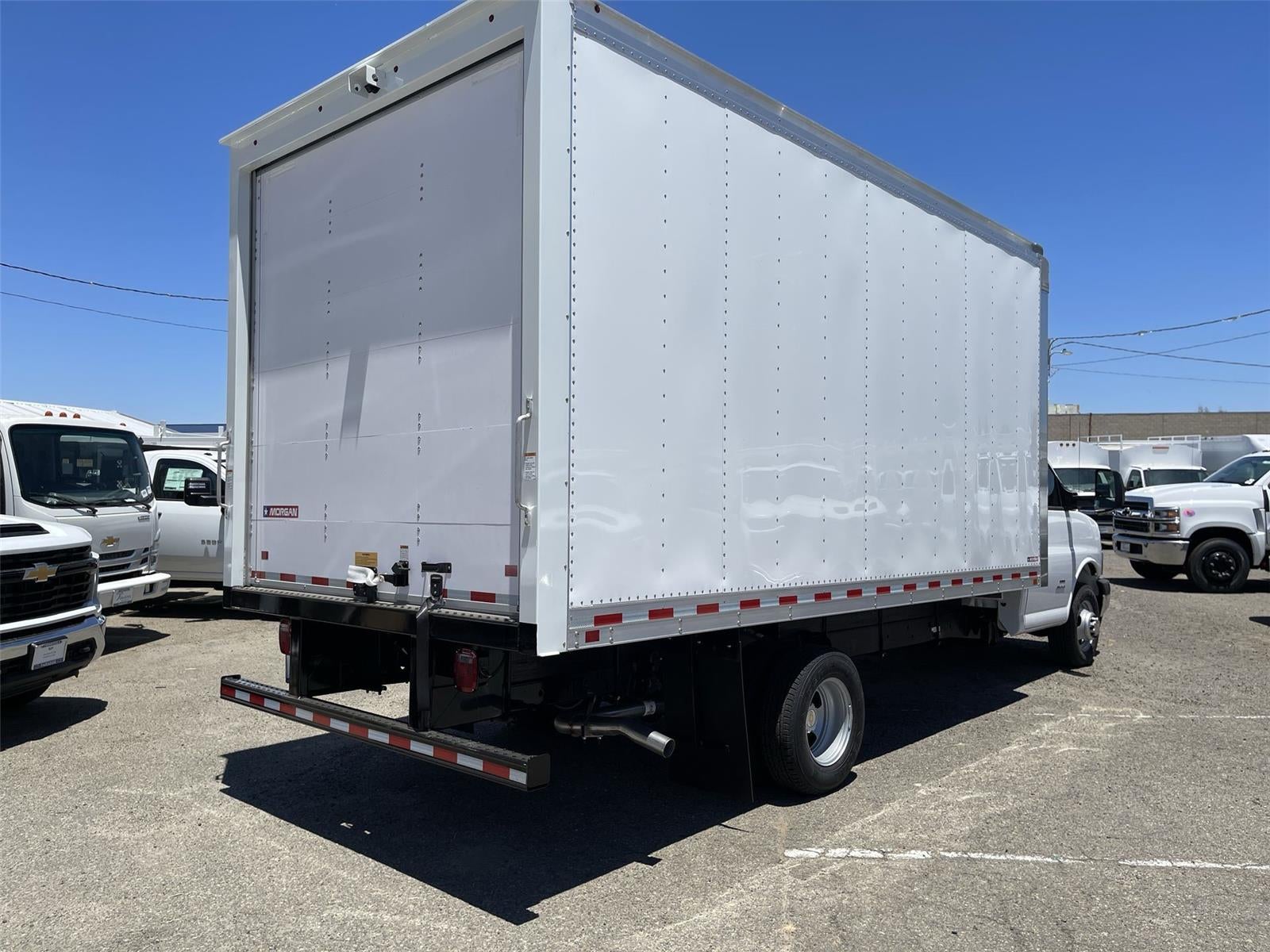 2026 Chevrolet Express Cutaway 4500 2WT