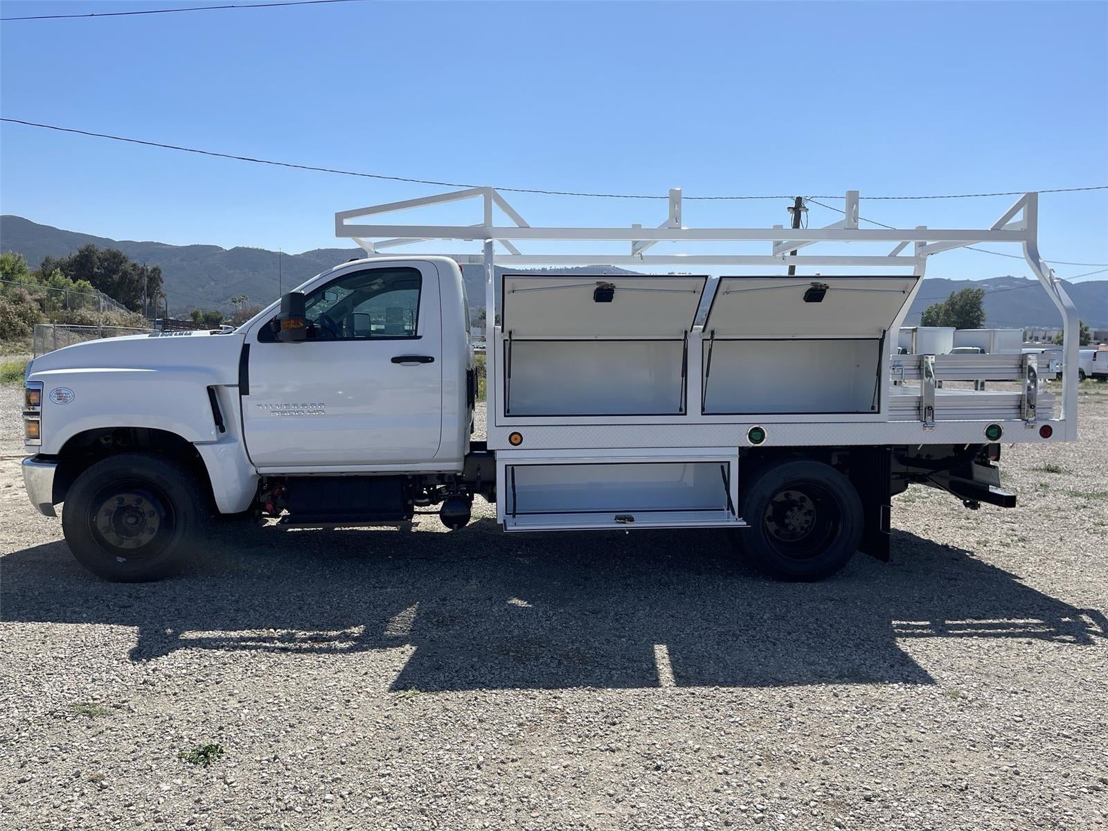 2025 Chevrolet Silverado 5500 HD Work Truck