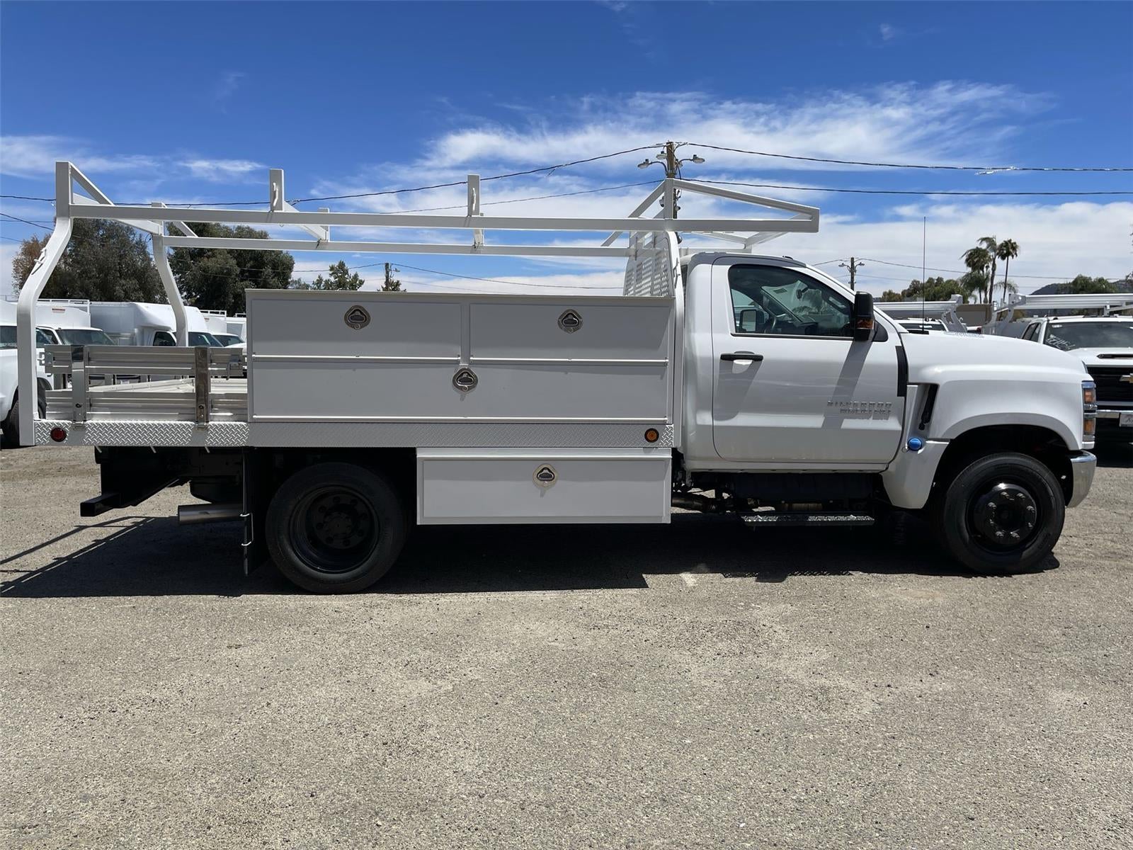 2025 Chevrolet Silverado 5500 HD Work Truck