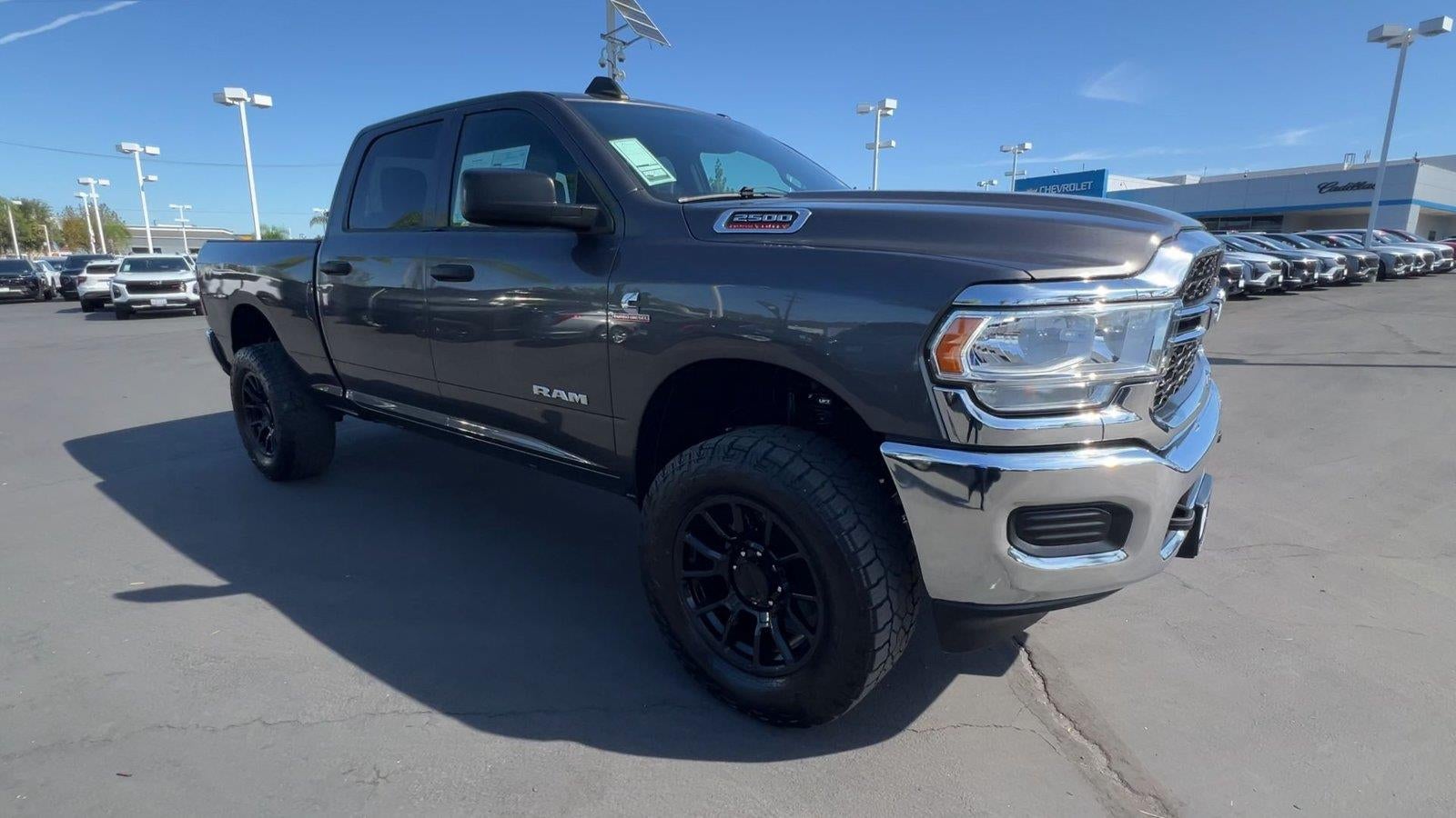 2022 RAM 2500 Tradesman Crew Cab 4x4 6'4" Box