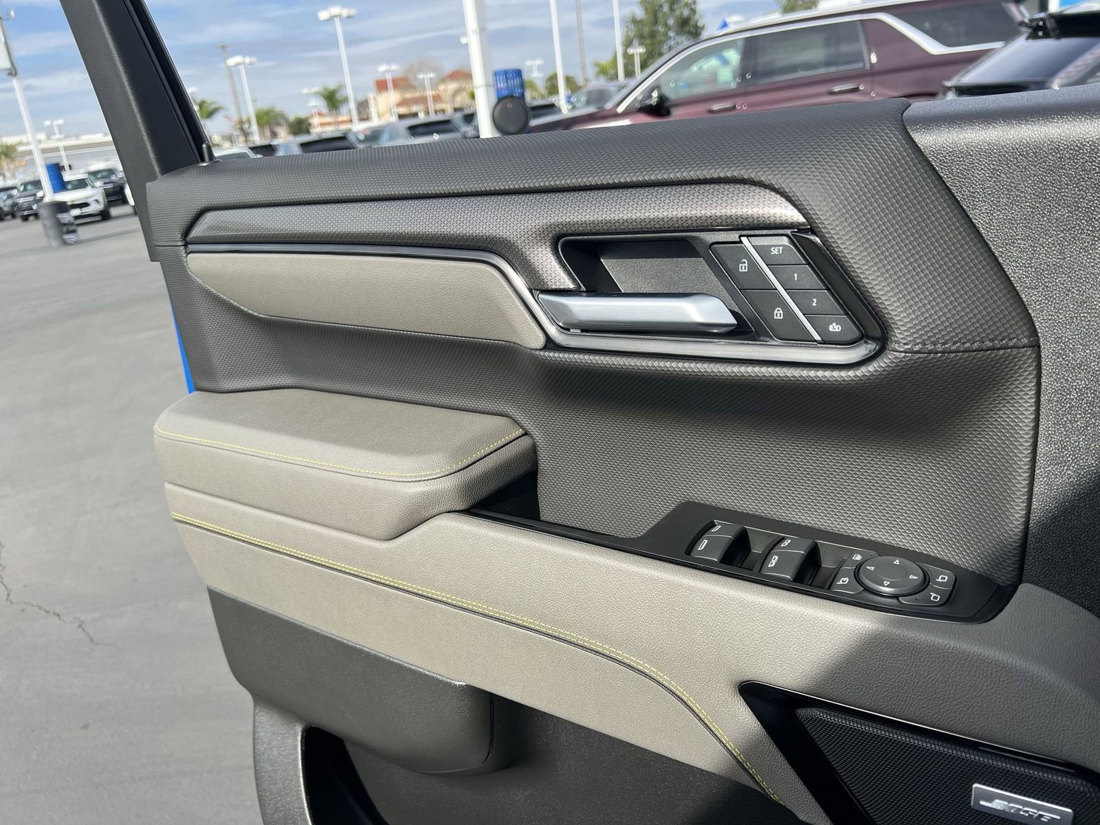 2025 Chevrolet Silverado 1500 ZR2