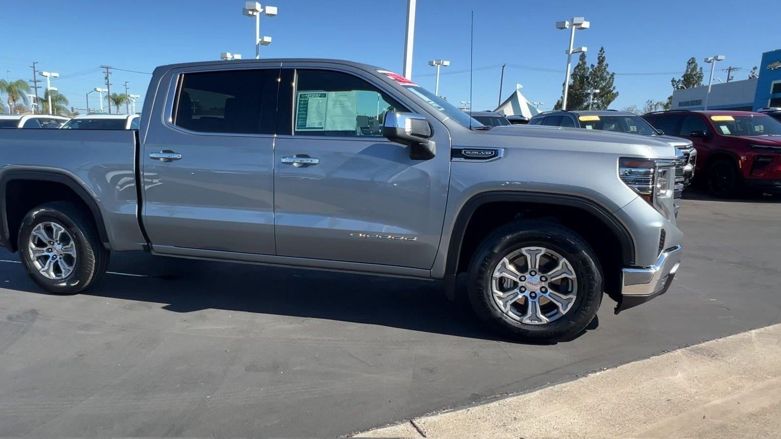 2025 GMC Sierra 1500 SLT
