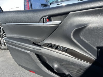 2021 Toyota Camry SE Hybrid