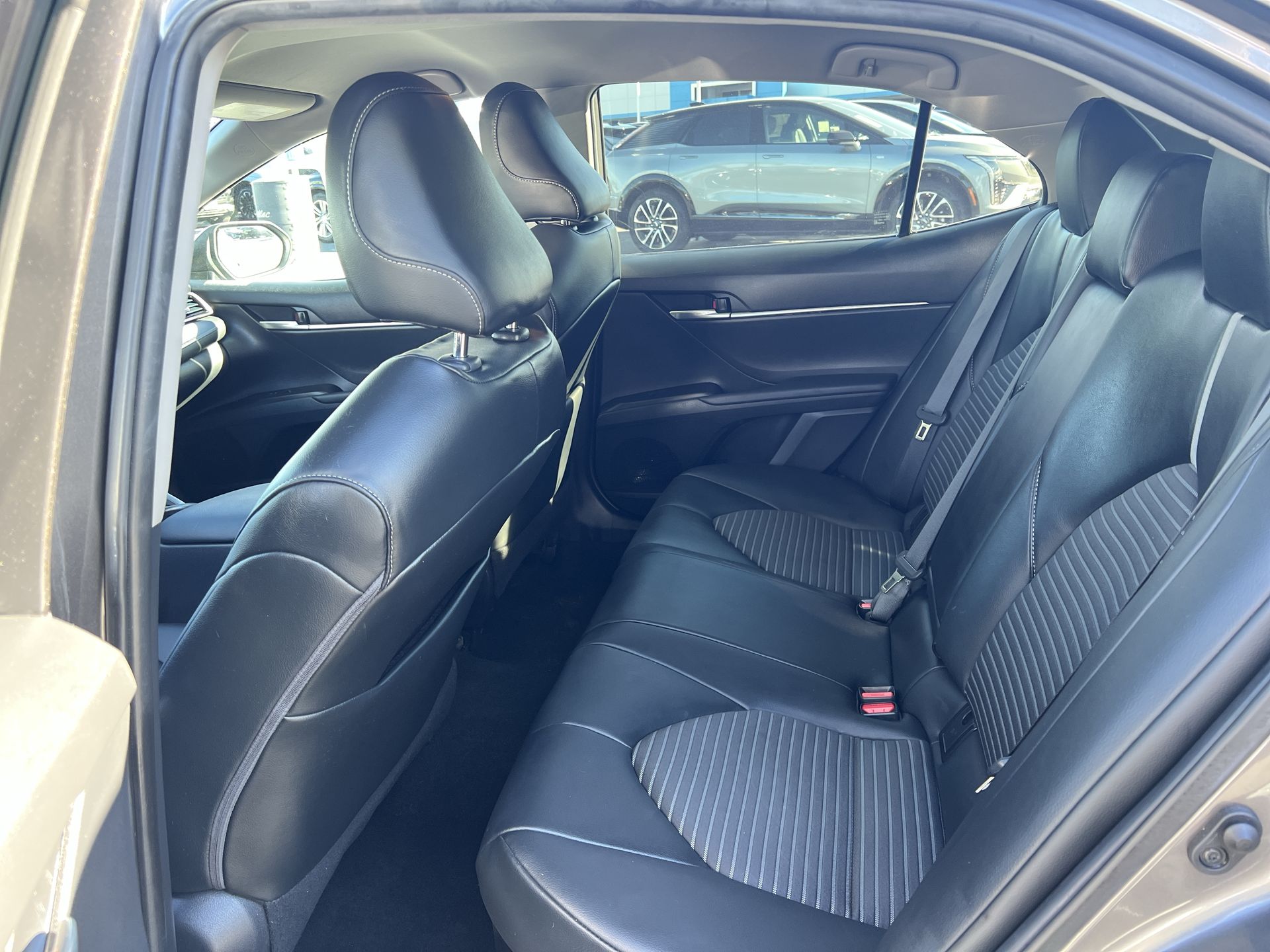 2021 Toyota Camry SE Hybrid