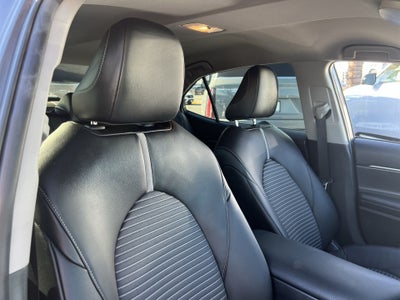 2021 Toyota Camry SE Hybrid