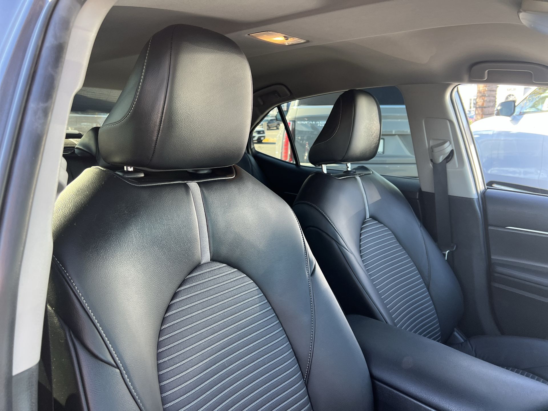 2021 Toyota Camry SE Hybrid