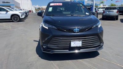 2025 Toyota Sienna XSE