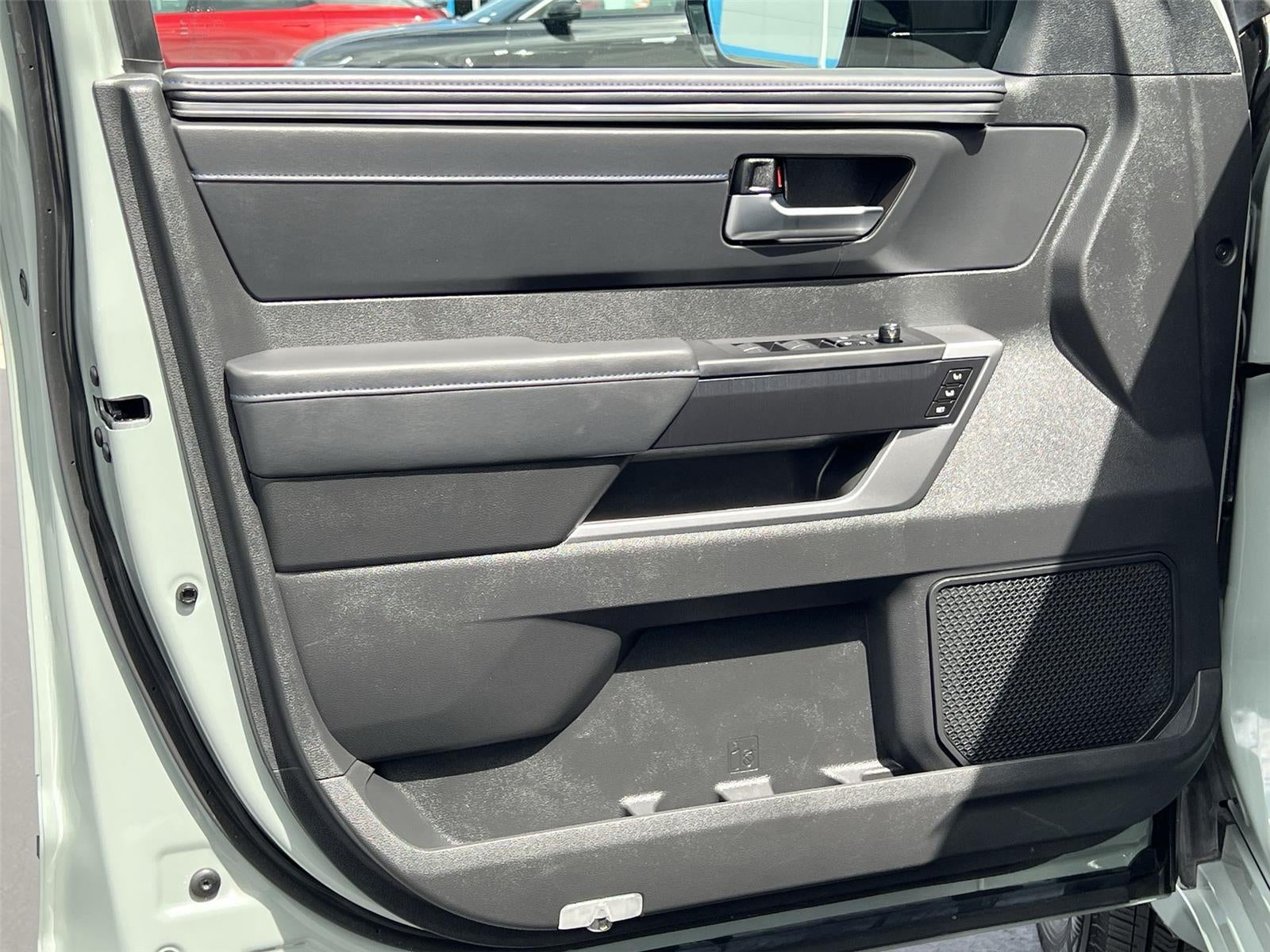 2025 Toyota Tundra Hybrid Platinum Hybrid CrewMax 5.5' Bed