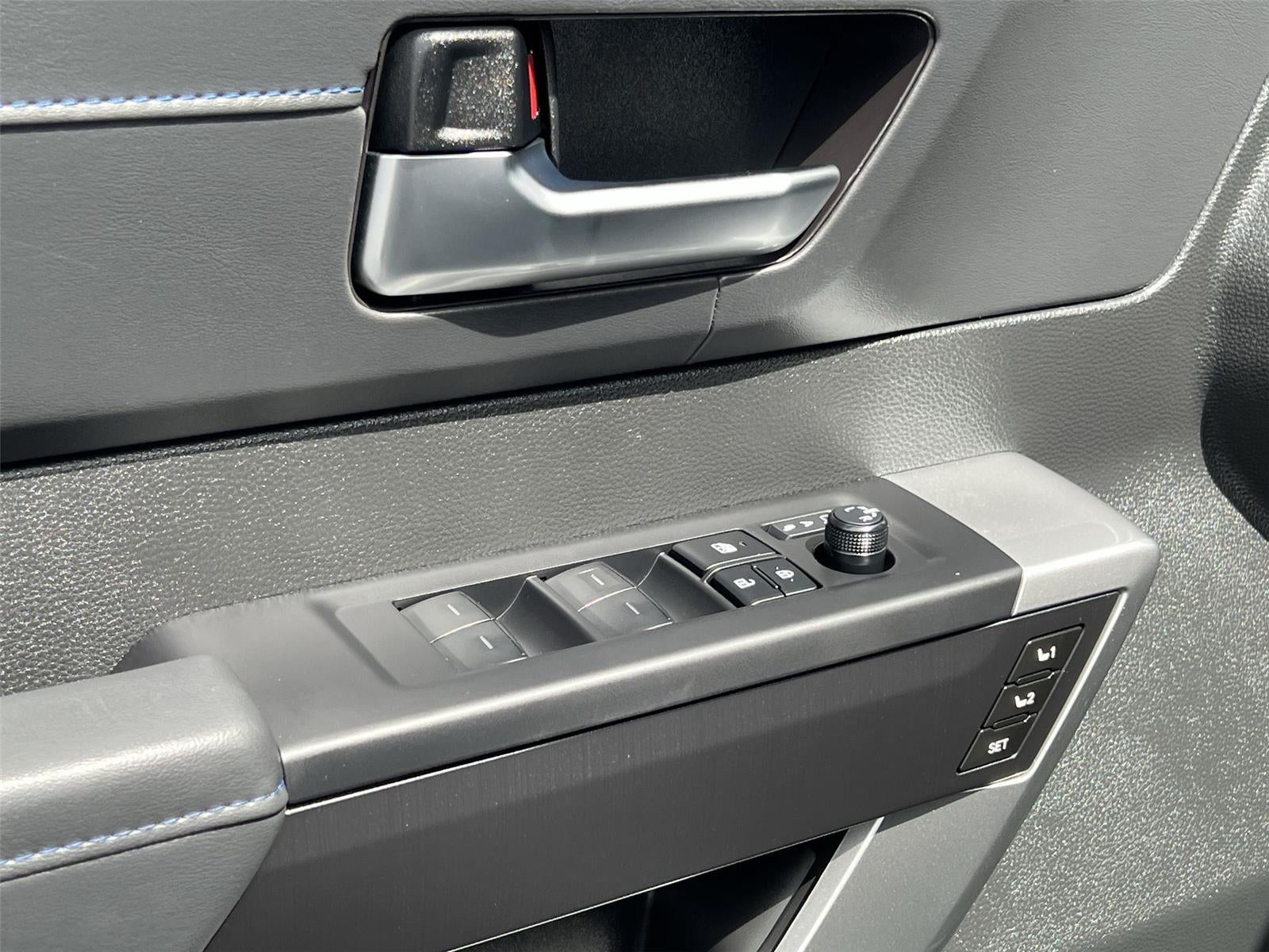 2025 Toyota Tundra Hybrid Platinum Hybrid CrewMax 5.5' Bed
