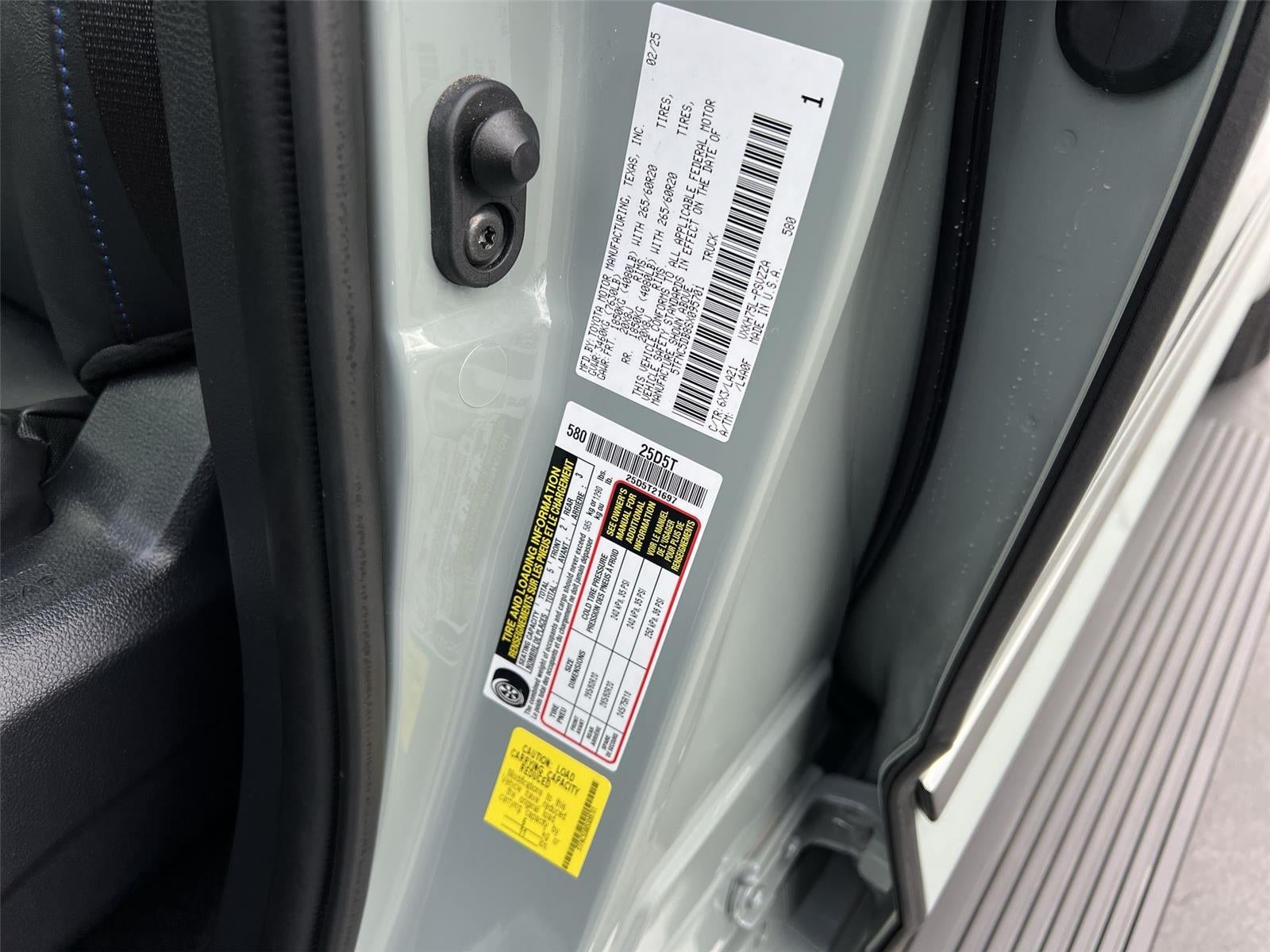 2025 Toyota Tundra Hybrid Platinum Hybrid CrewMax 5.5' Bed
