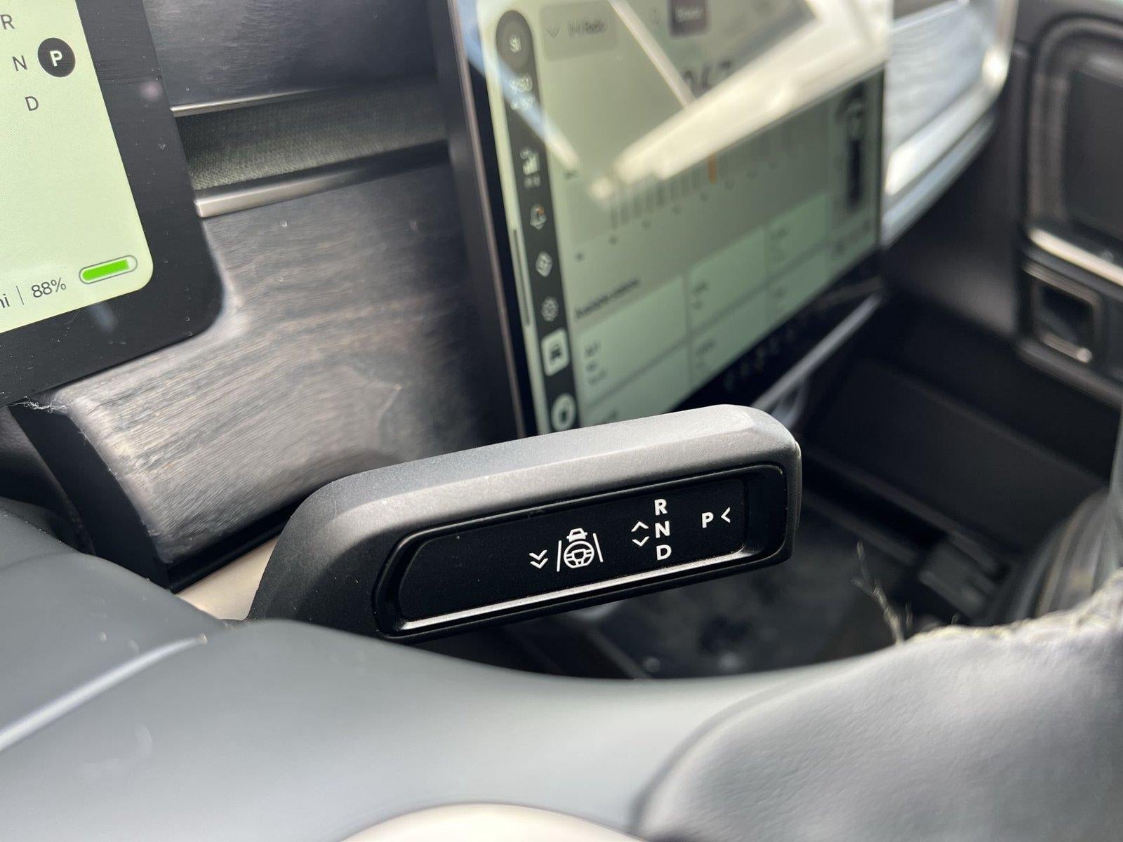 2023 RIVIAN R1T Adventure