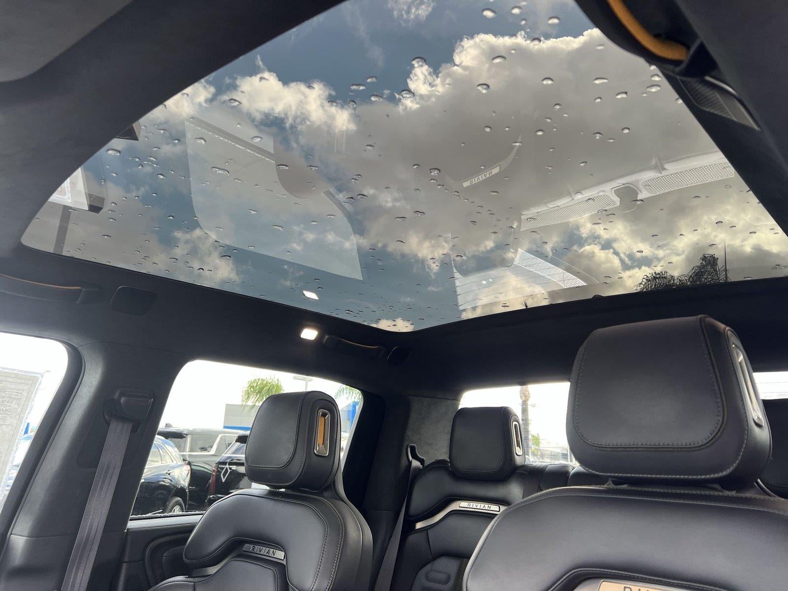 2023 RIVIAN R1T Adventure