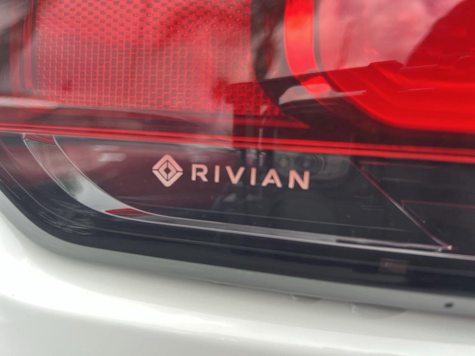 2023 RIVIAN R1T Adventure