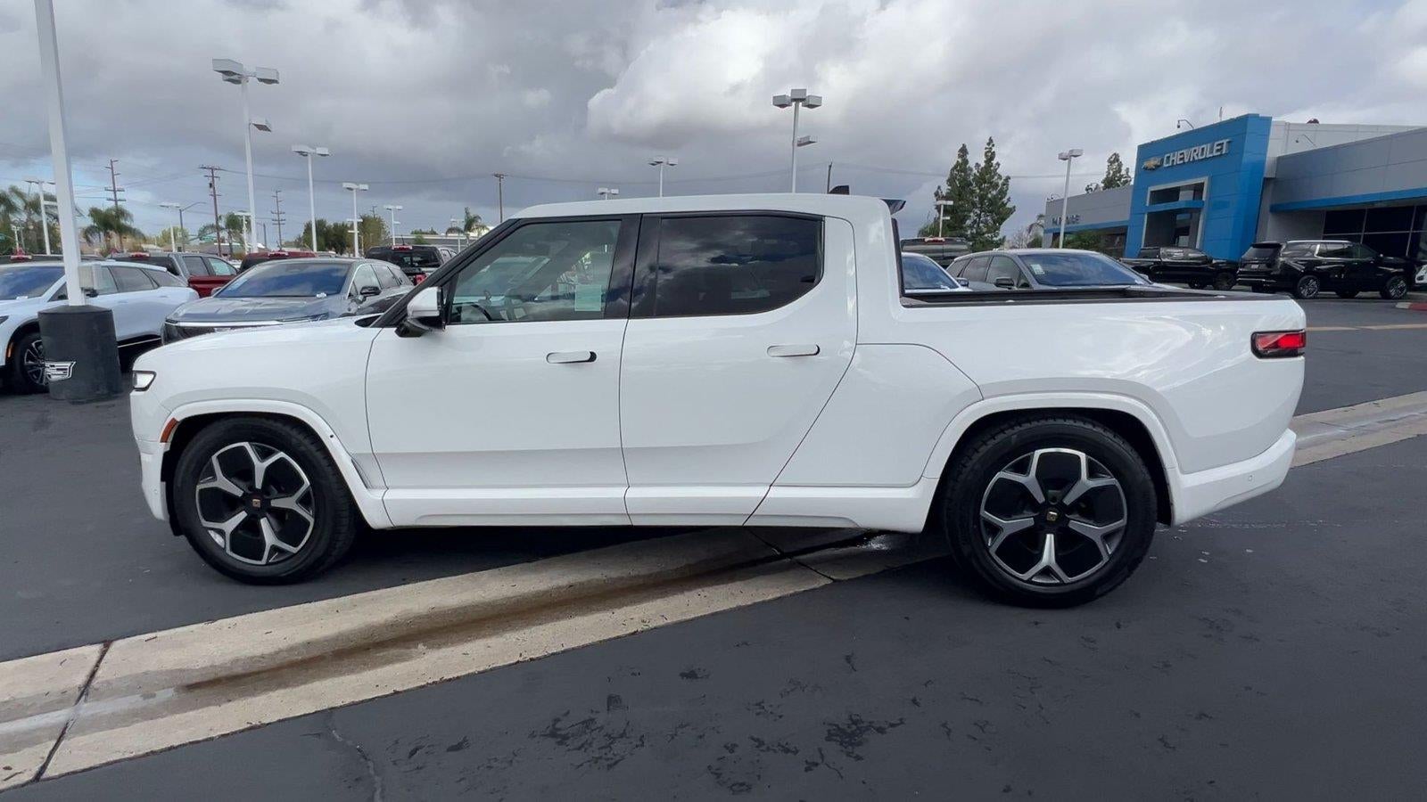 2023 RIVIAN R1T Adventure