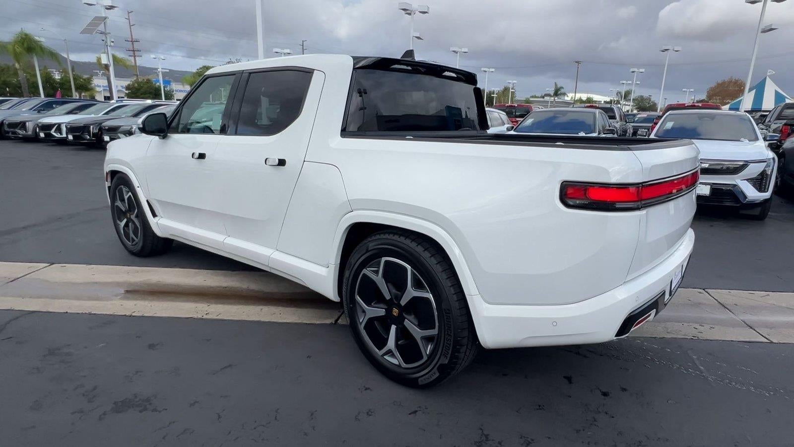 2023 RIVIAN R1T Adventure
