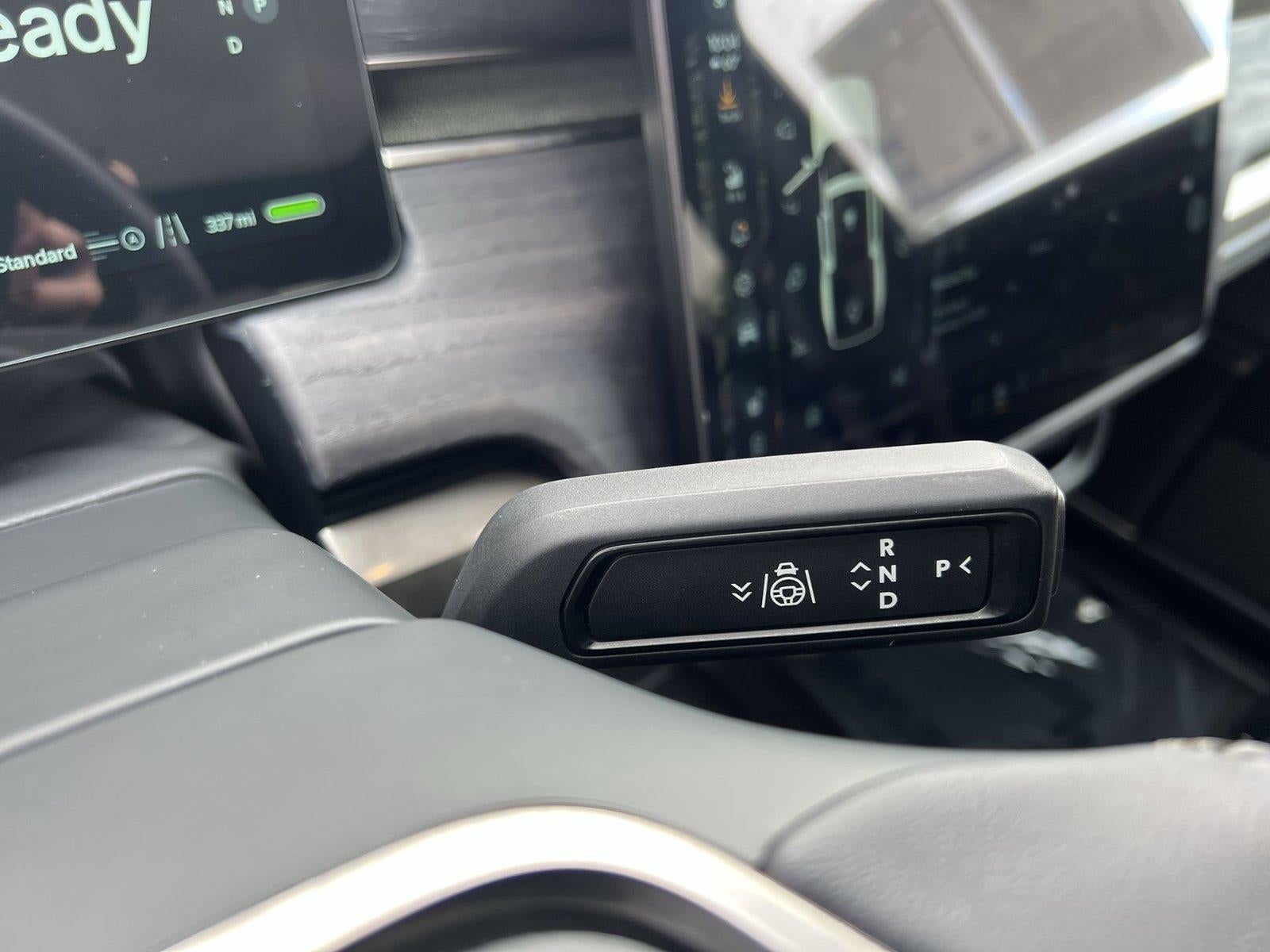 2023 RIVIAN R1T Adventure