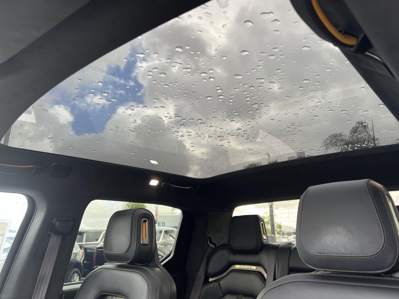 2023 RIVIAN R1T Adventure