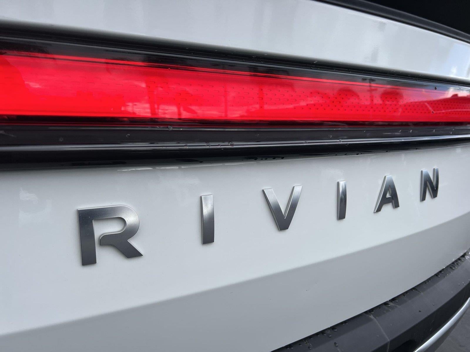 2023 RIVIAN R1T Adventure