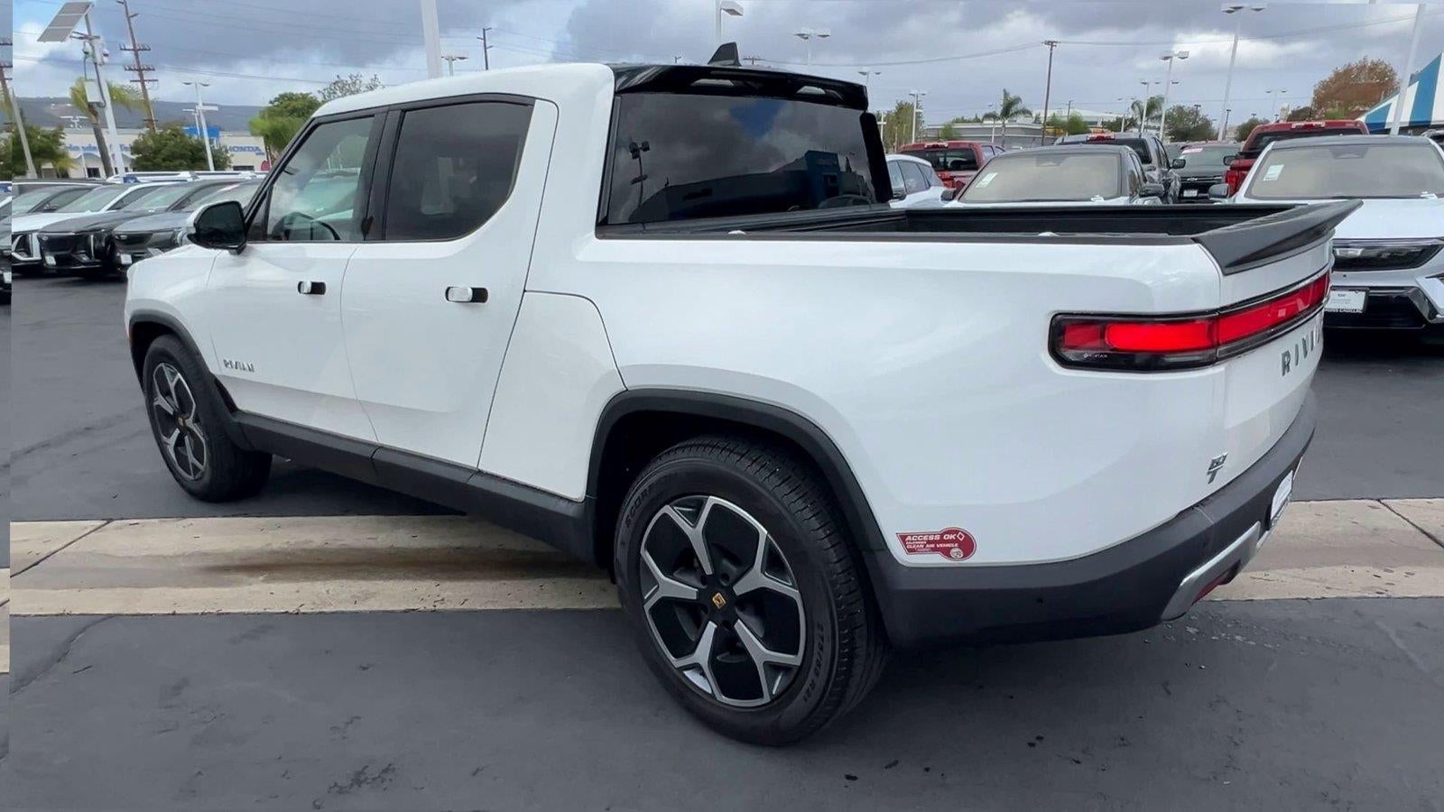 2023 RIVIAN R1T Adventure