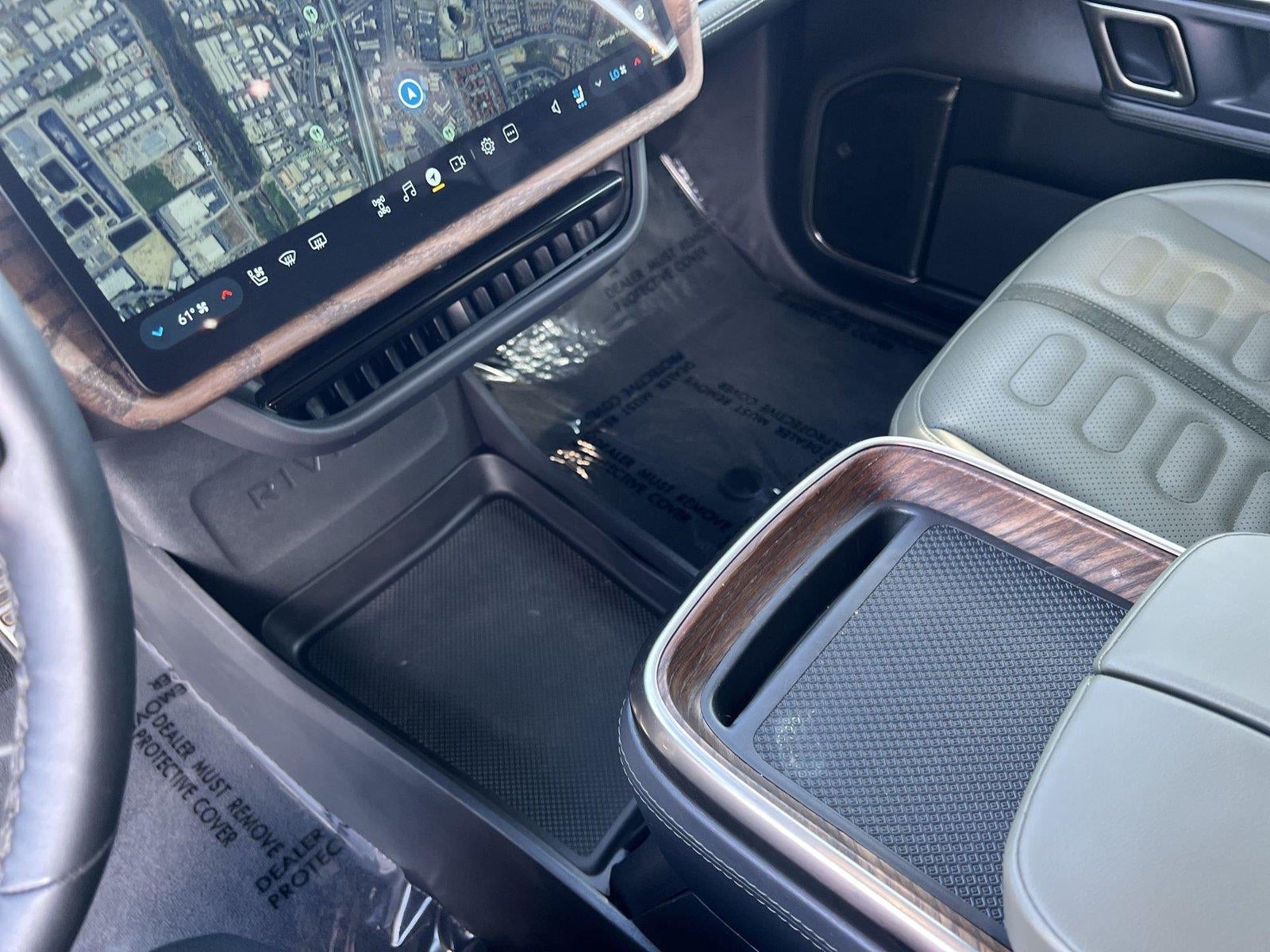 2024 RIVIAN R1S Adventure
