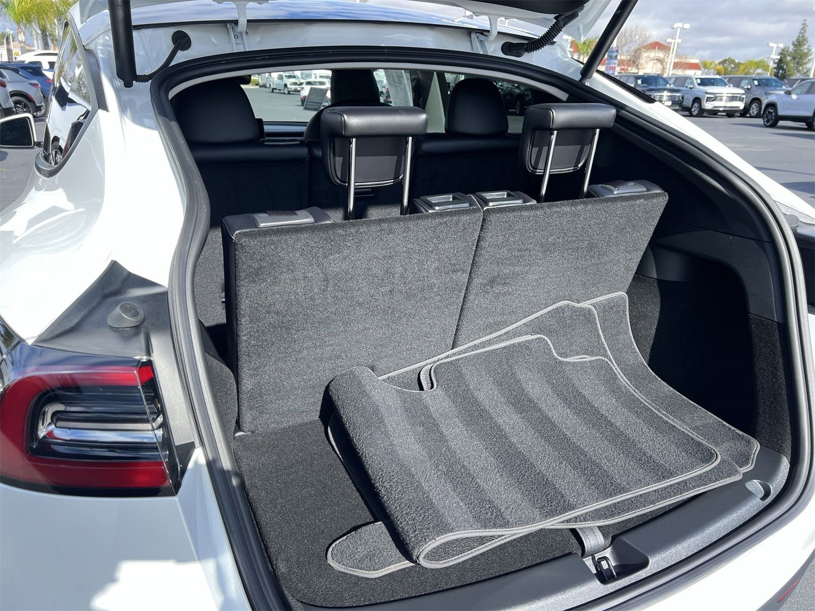 2025 Tesla Model Y Long Range