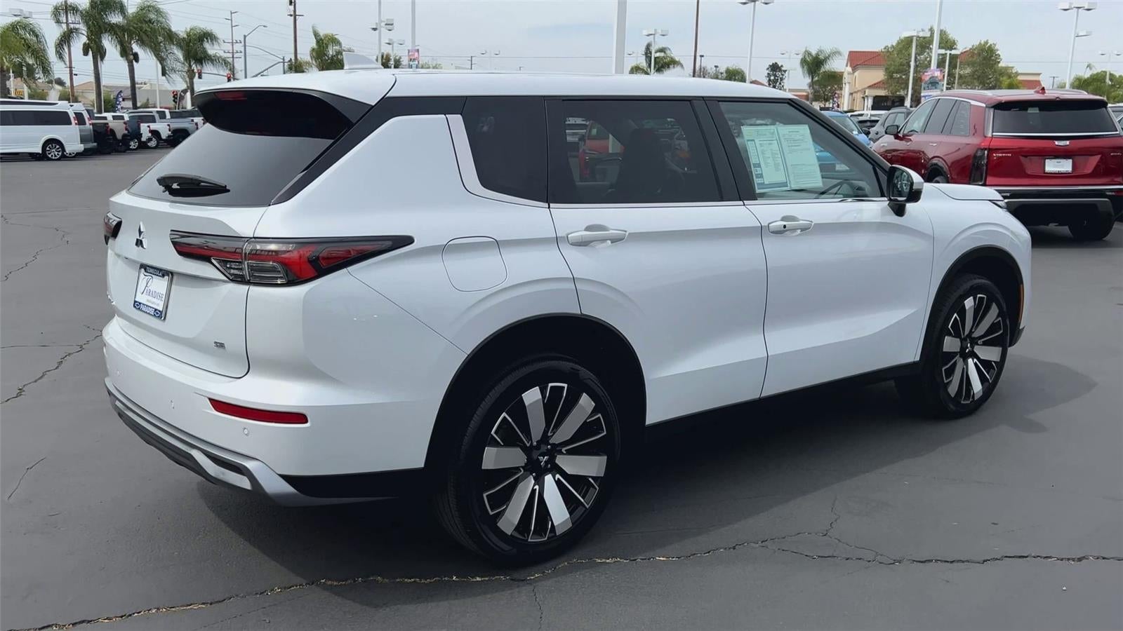 2025 Mitsubishi Outlander SE