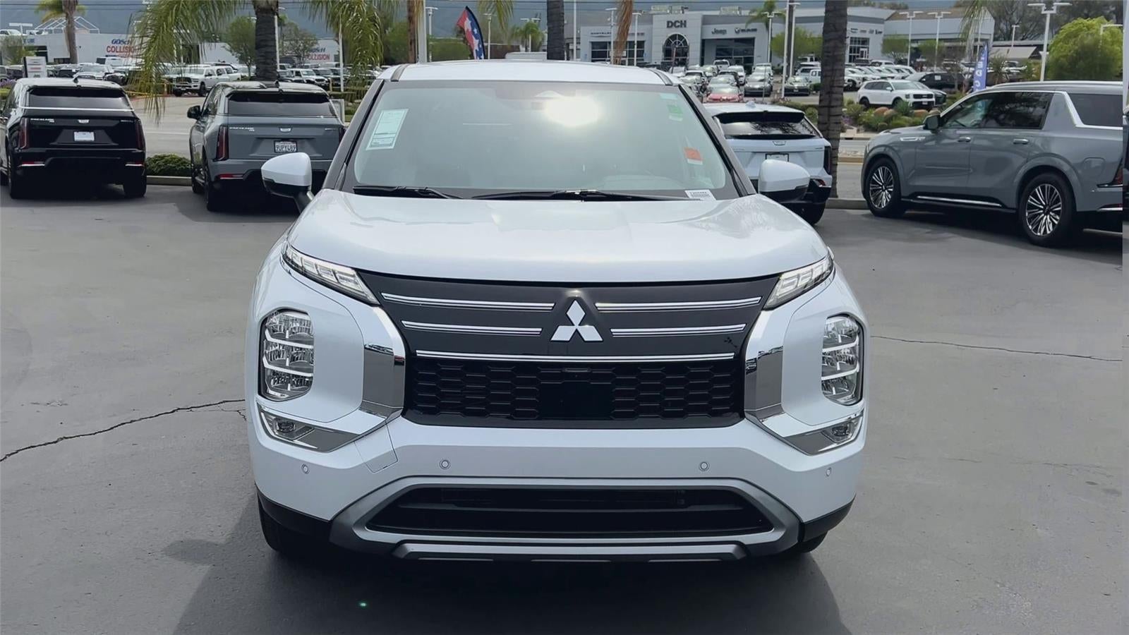 2025 Mitsubishi Outlander SE