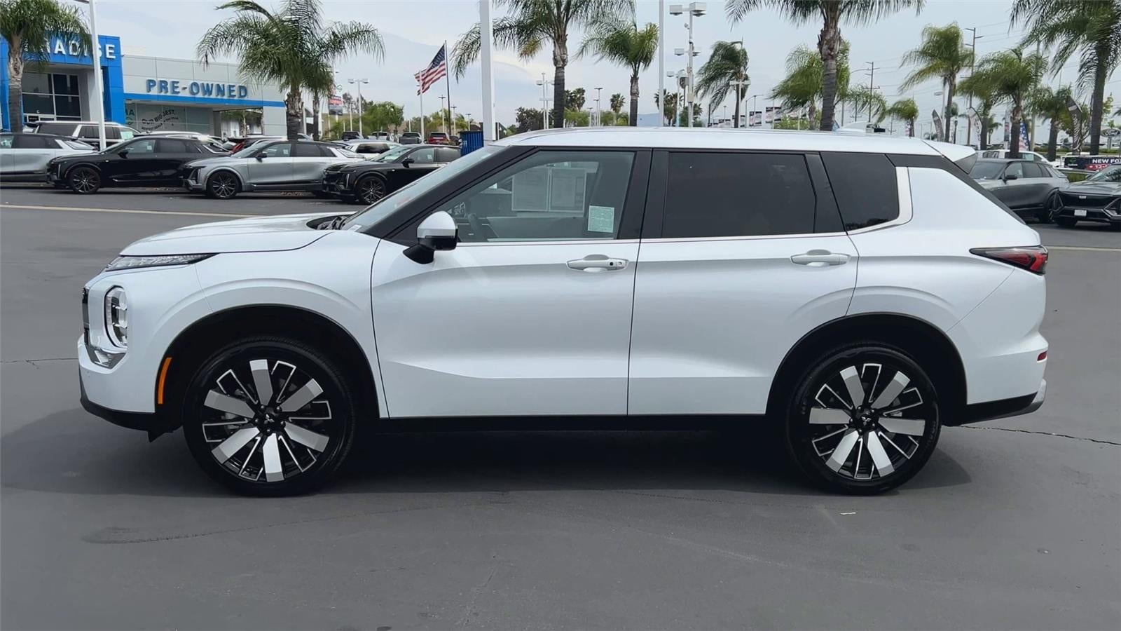 2025 Mitsubishi Outlander SE