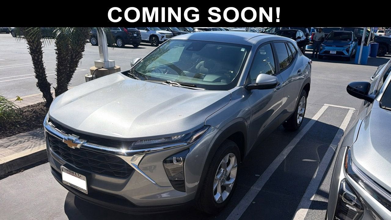 2025 Chevrolet Trax LS